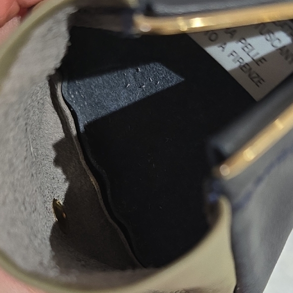 Italian Black and Tan Leather Clutch - Picture 6 of 10